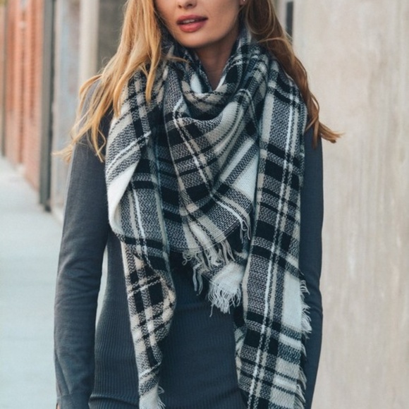 felicias Accessories - NWT Black + White Tartan Blanket Scarf